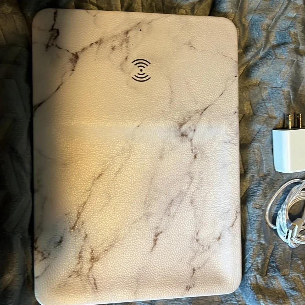 Ellie Los Angeles Wireless Charging Tray EUC